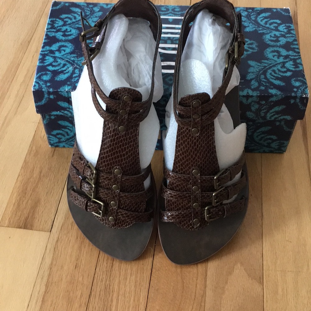 NWT Impo gladiator brown sandal size 8.5M
